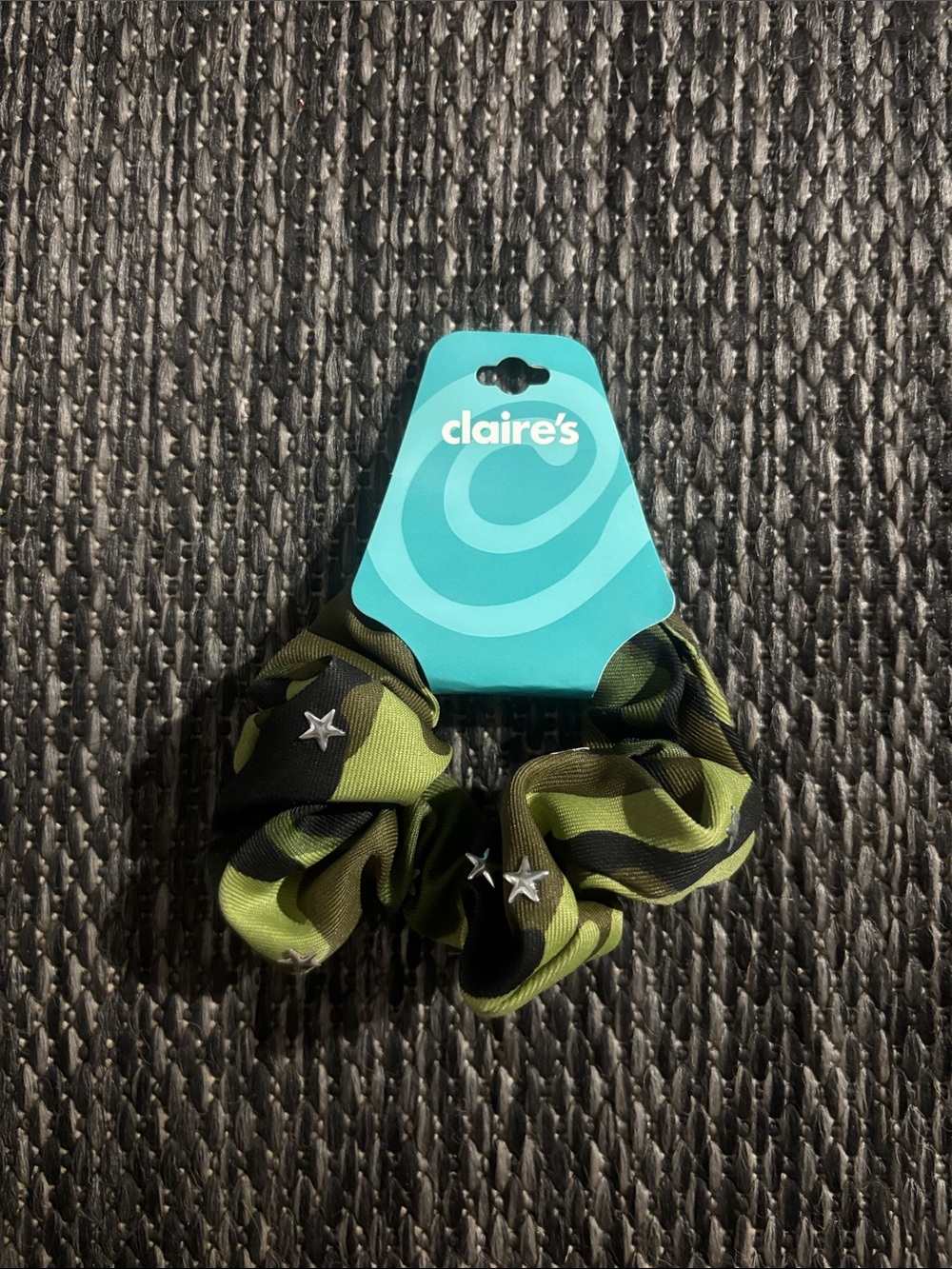 Claire’s Camo Green Scrunchie Stars NEW
